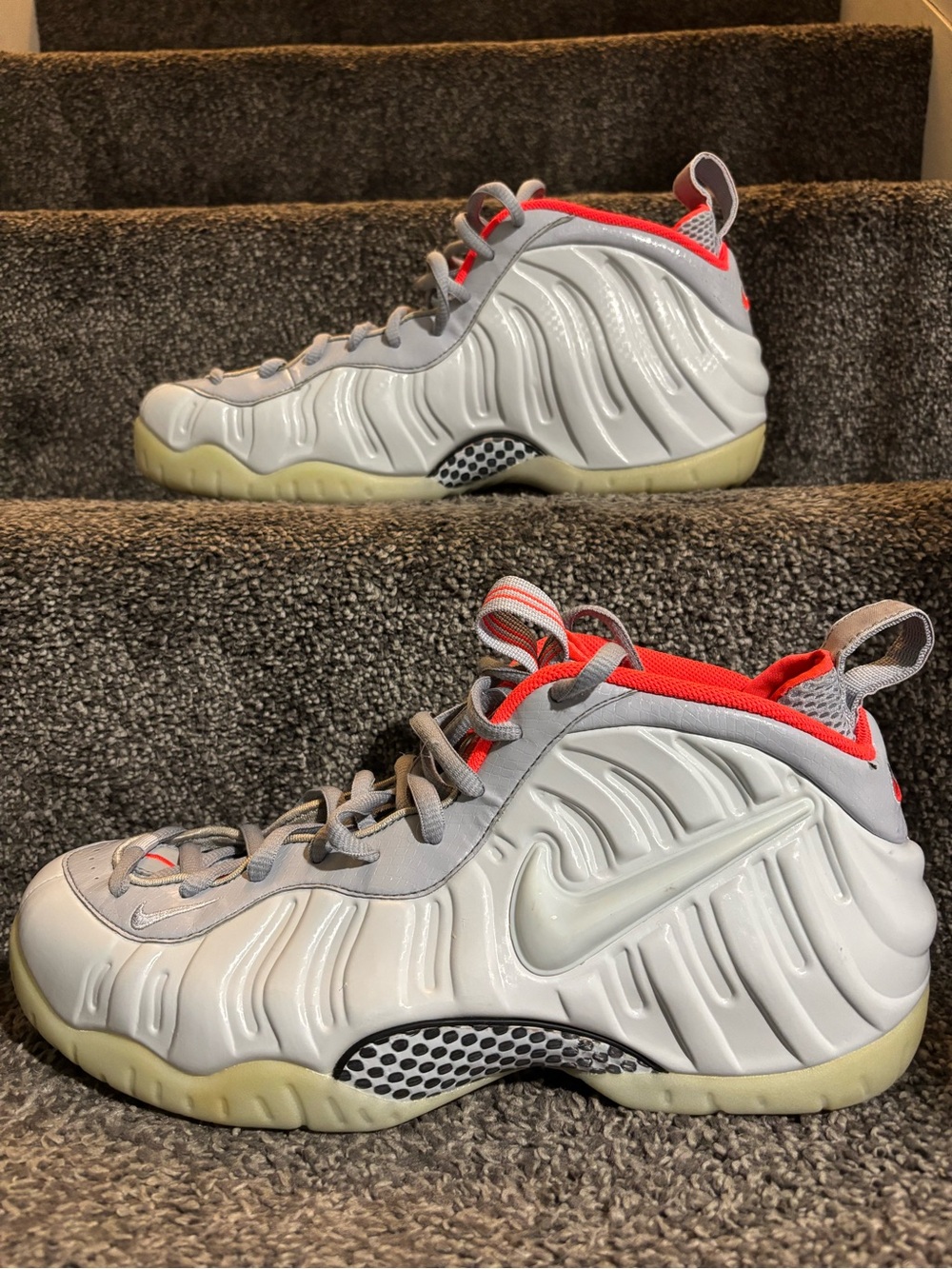 Nike Air Foamposite Pro Pure Platinum Glow in the Dark Authentic